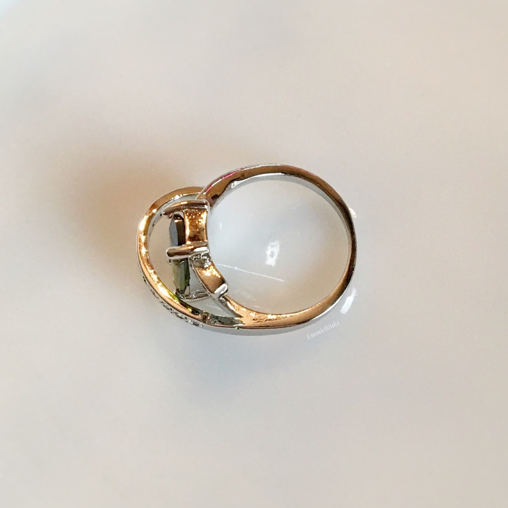 New Green Geometric Cubic Zirconia & Crystal Ring - Picture 4 of 14